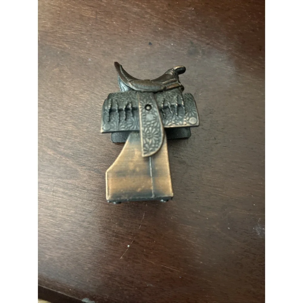 Vintage Die‑Cast Horse Saddle Pencil Sharpener – Metal Western Desk Collectible